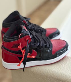 Air Jordan 1 Patent Bred