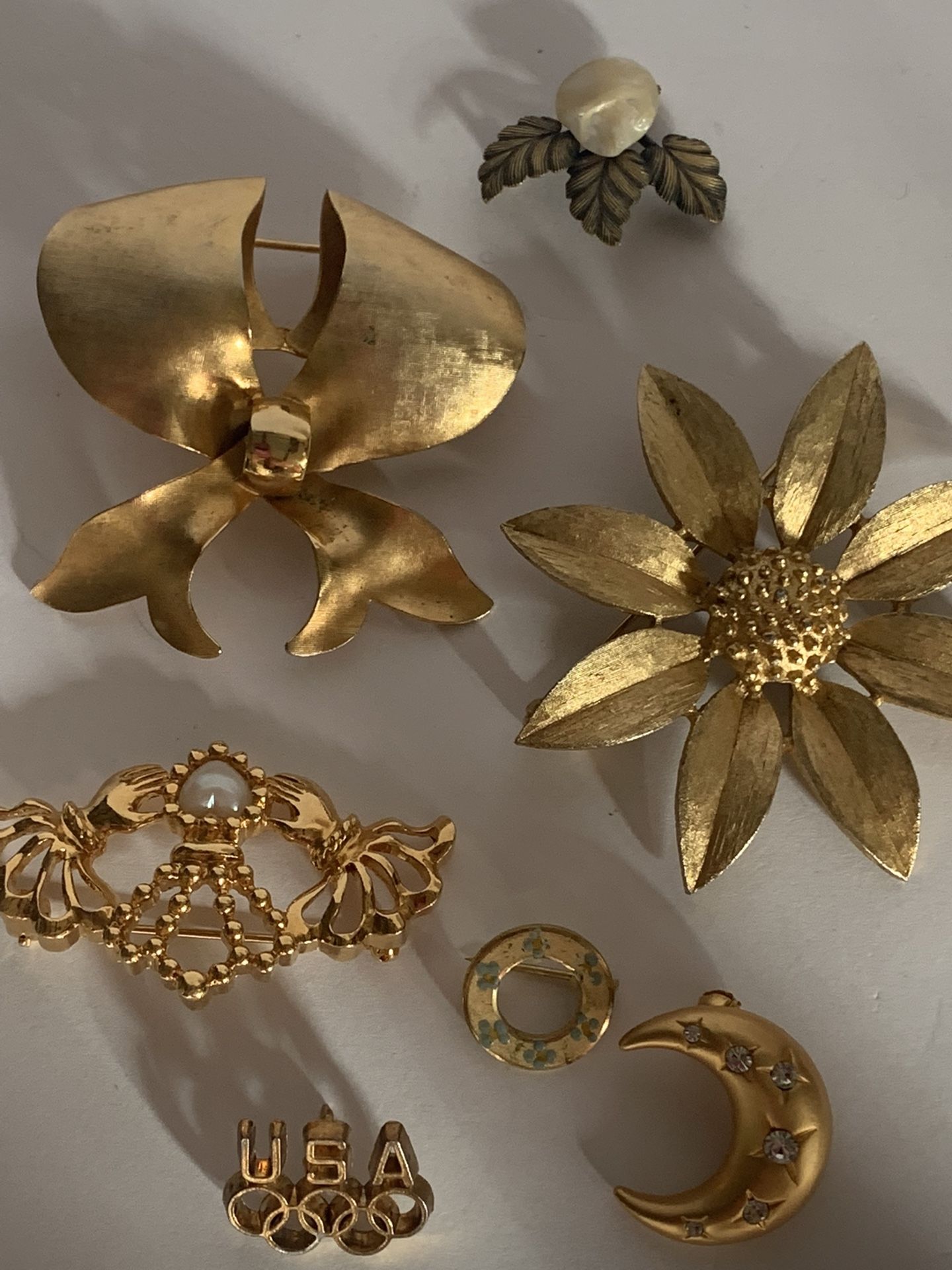 Lot Of Vintage Brooches And Pins