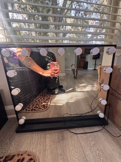 Impressions Mirror