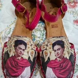 New Frida Khalo Guaraches/Sandals Size 8