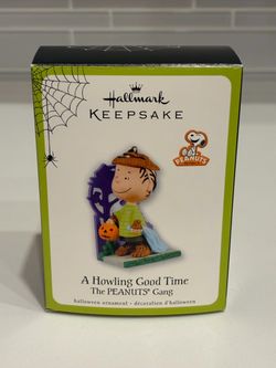 Hallmark Keepsake Peanuts Linus Halloween Ornament 2011