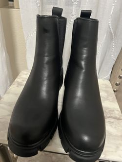 Black boots for women size 9 New never use