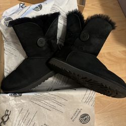 Women’s Uggs.  Size 5 But Fits Like A Size 6* Lowering Price Since It’s Spring. Make Another! 