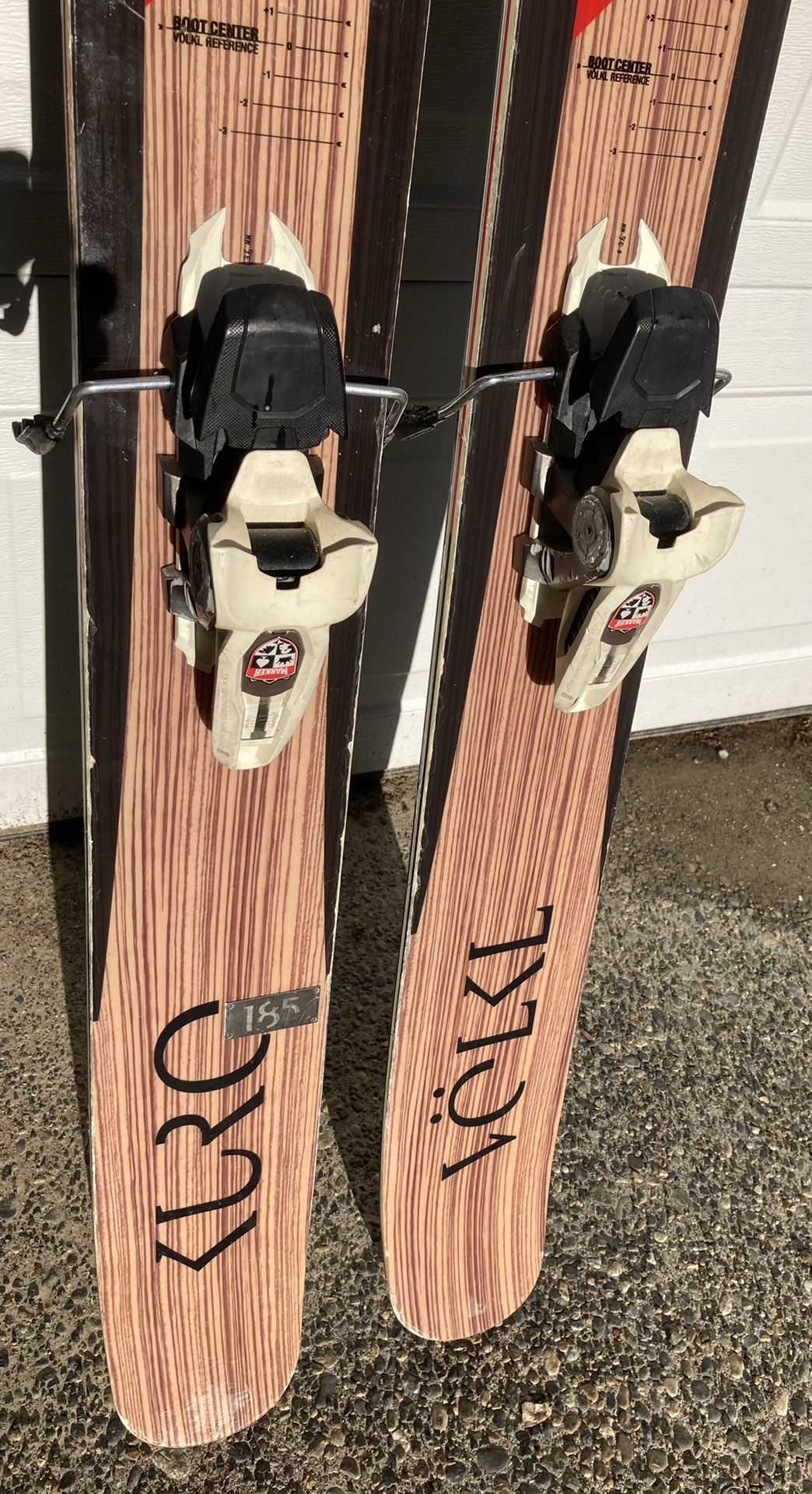 スキー 185 VOLKL KURO + MARKER BINDING New 2012 Volkl Kuro 185cm w/ Marker Griffon Bindnings - Sell