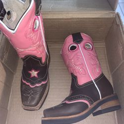 8c Boots 