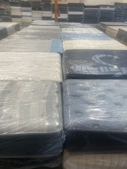 Huge Memorial Day Mattress Sale