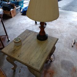 End Table With Lamp 