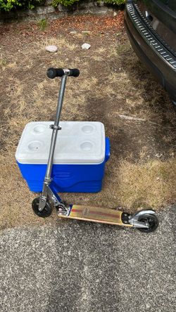 Folding razor scooter