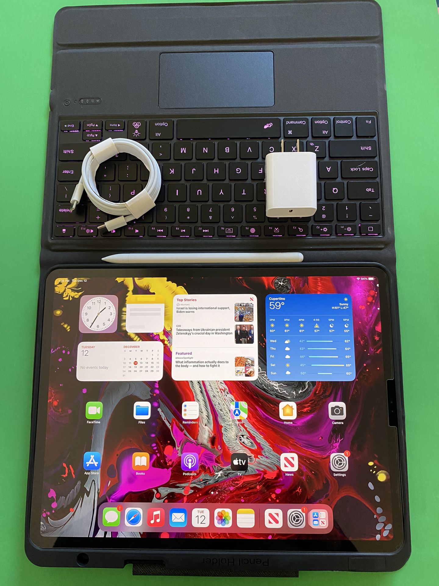 256GB Apple IPad Pro 12.9” 3rd Generation (Face ID/Liquid Retina Display) with keyboard, stylus Pen & Accessories