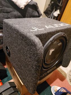 JL AUDIO 10W1-V3-V4 IN BASSWEDGE PERFECT COND.