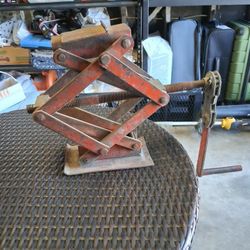 Antique Car Jack With Removable Ratchet Handle