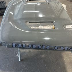 2023 Hood Jeep Wrangler Rubicon 