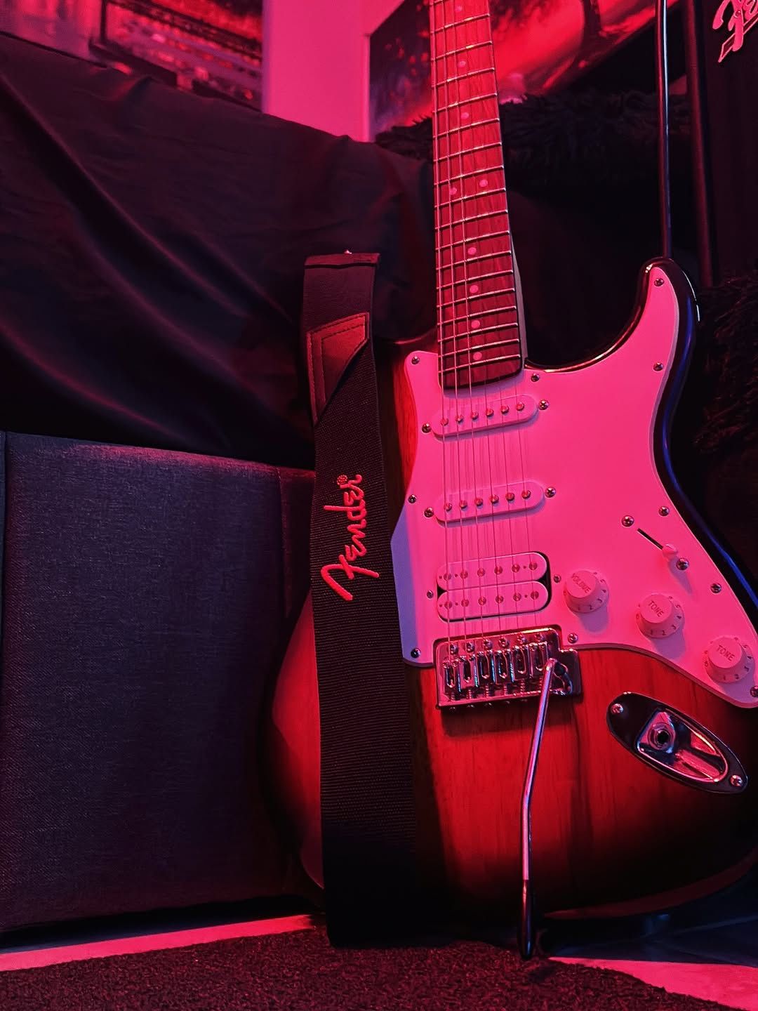 πΈ Squier by Fender Bullet Stratocaster HSS β Two-Tone Sunburst (Mint Condition, New Strings, Setup, Strap & Picks) Electric Guitar