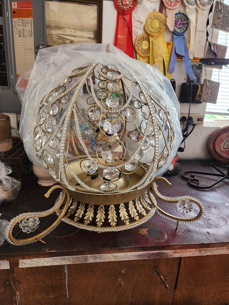 Chandelier With Crystal