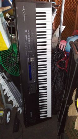 Yamaha S80 Keyboard