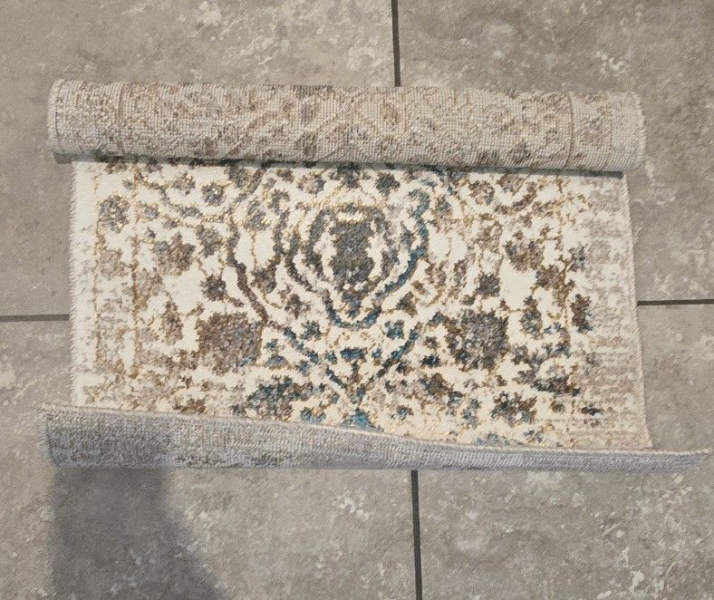 Area Rug 2x3 NEW