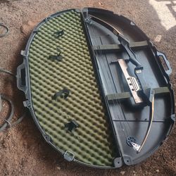Compound bow with case