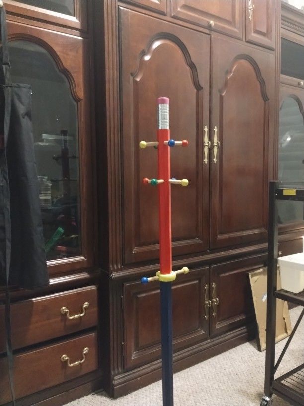 BIG PENCIL KIDS CLOTHES HANGING RACK