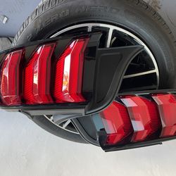MUSTANG GT TAIL LIGHTS