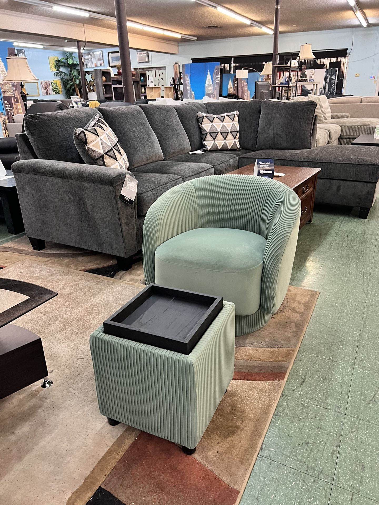 🔥Hot Deal🔥Brand New Swivel Accent Chair With Storage Ottoman $249, Delivery Available