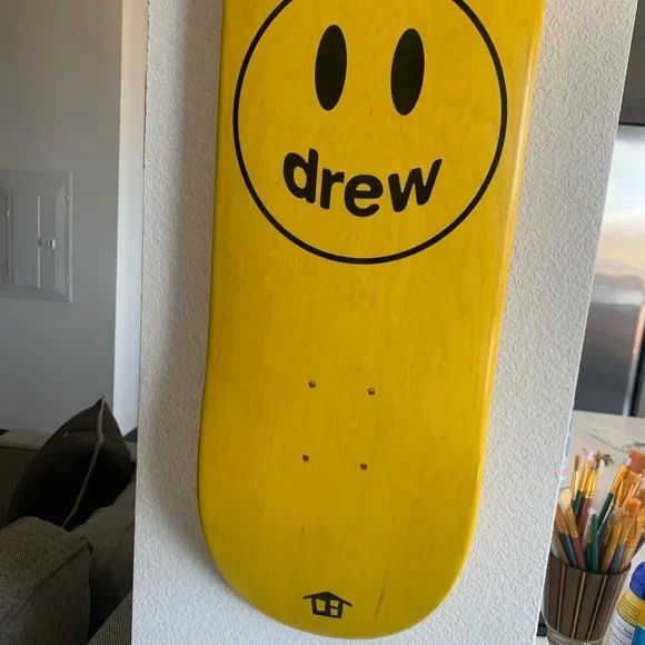 スケートボード drew house Yellow Mascot Deck drew house Yellow Mascot Deck（Justin Bieber Crew on X