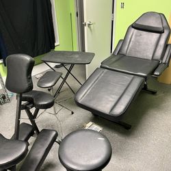 Tattoo Chair & Table 
