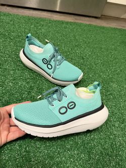 New Oofos Women’s Size 7 Oomy Stride Color Emerald $190 MSRP In Emerald Colorway