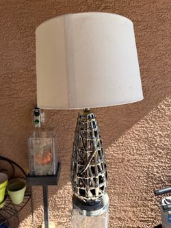 Modern Metallic Lattice Ceramic Table Lamp with Cream Shade