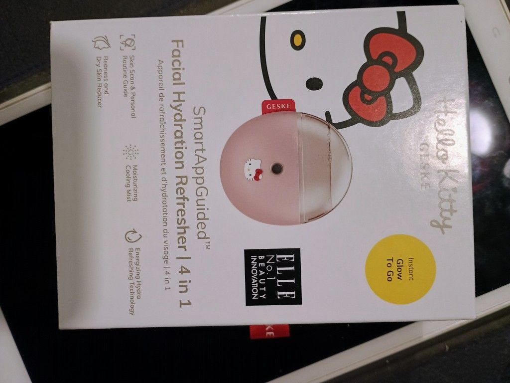 Hello Kitty GESKE Smart App Guided Facial Hydration Refresher