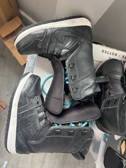 Nike SB vapens rare size 6 and size 8 women’s