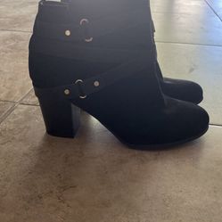 New women’s boots  - Size 8.5