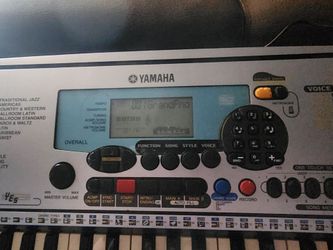 Yamaha PSR-225 GM keyboard with stand