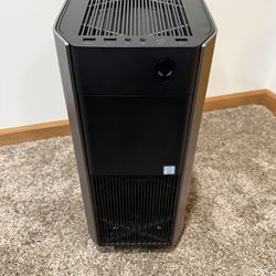 Alienware Gaming PC – i7-8700, GTX 1070 Ti, 16GB RAM, SSD + 1TB