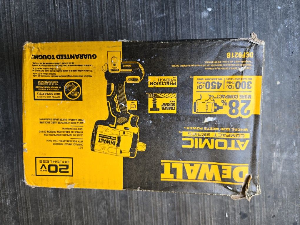 DEWALT 20VMAX BRUSHLESS ATOMIC 1/2" COMPACT IMPACT WRENCH WITH HOG RING ANVIL (TOOL ONLY) NEW 