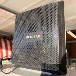 Netgear AC1900 WiFi Cable Modem Router 