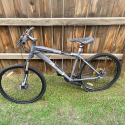 Diamondback Response XE Mountain Bike