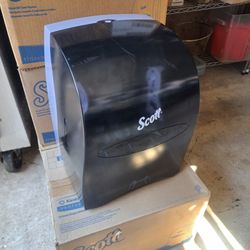 NEW SCOTT MANUAL HAND ROLL TOWEL DISPENSER 