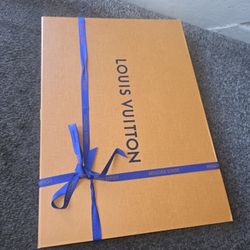 Louis Vuitton present box