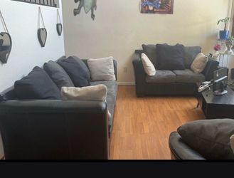 Couch set