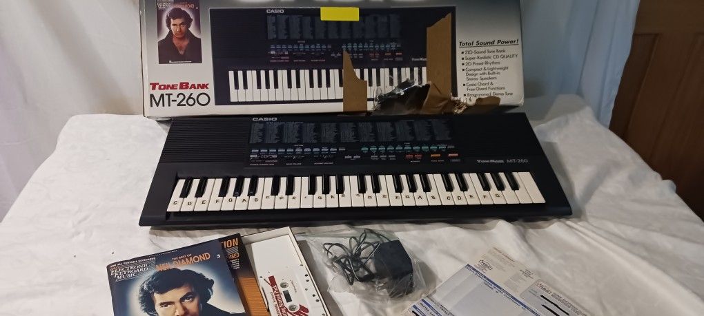 Casio Tone Bank MT-260 Keyboard