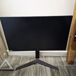 LG UltraGear 27" Gaming Monitor 27GL83A-B QHD 2560 x 1440 (2K) 144 Hz 1ms HDMI, DisplayPort, Audio N