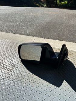 Toyota Tundra  side mirrors fits 07-13