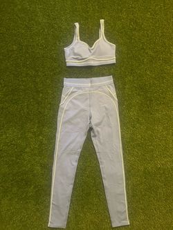 Baby blue Alo Yoga Sports Bra and Leggings Set