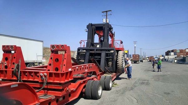 Truck and trailer parking near the port of oakland for Sale in Oakland