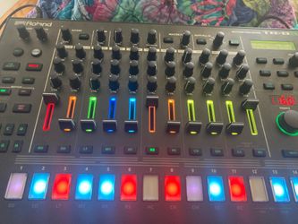 Roland TR8S