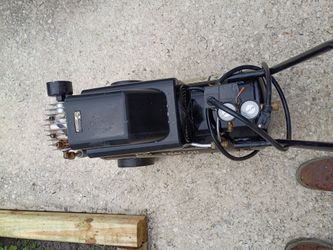 Central pneumatic compressor