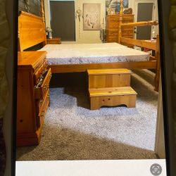 Bassett Oversized Beautiful Oak Bedroom Suite