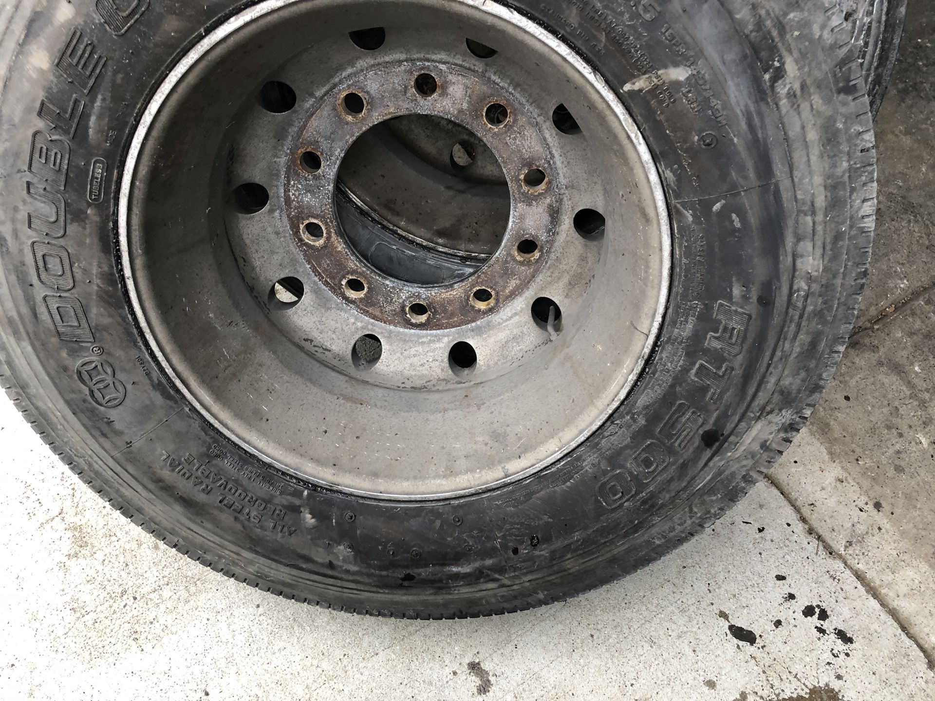 19.5 alcoa wheels with tires for Sale in Chicago, IL - OfferUp