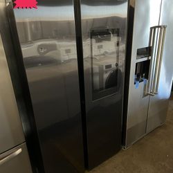 Samsung Black Stainless Slide By Slide Family Hub Refrigerator QII