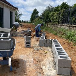 Retaining wall